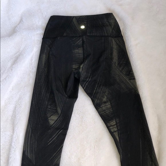 Lululemon Athletica Capri leggings - Picture 3 of 4